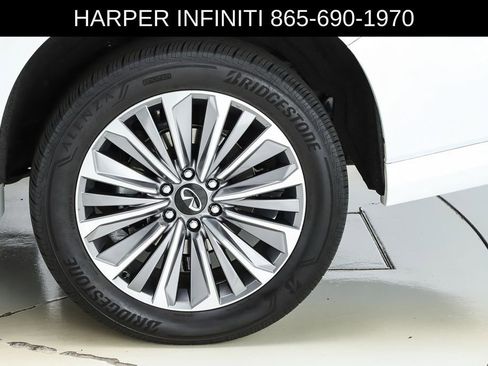Used 2025 INFINITI QX80 Sensory AWD/4WD image 7