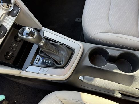 Used 2019 Hyundai Elantra SEL image 22