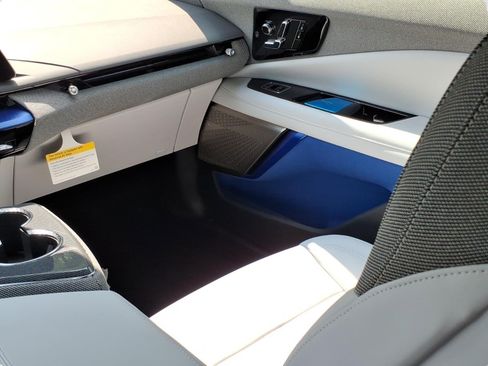 New 2027 Cadillac Optiq Luxury w/ LPO, Floor Liner Package AWD/4WD image 10