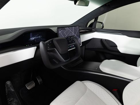 Used 2022 Tesla Model X Plaid AWD/4WD image 14