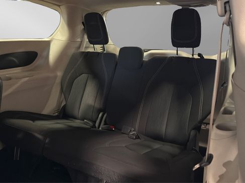 Used 2023 Chrysler Voyager LX FWD image 36