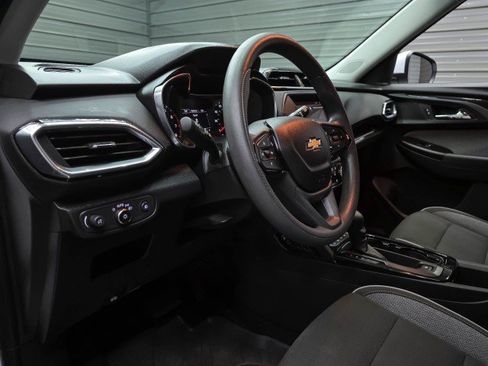 Used 2022 Chevrolet TrailBlazer LT AWD/4WD image 11