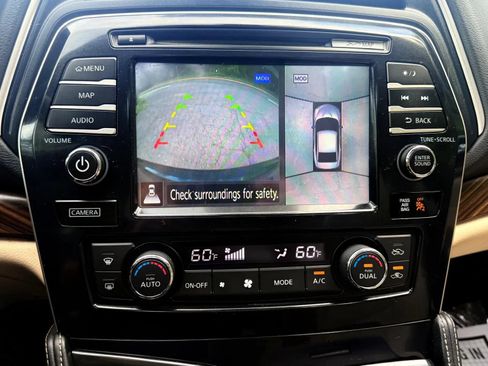 Used 2016 Nissan Maxima Platinum FWD image 18