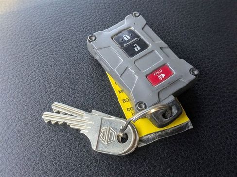 Used 2022 Toyota Tacoma TRD Off-Road image 35