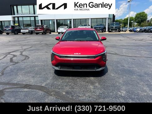 Certified 2025 Kia K4 FWD image 2