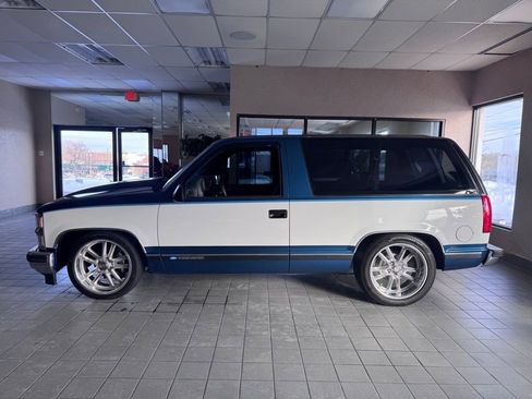 Used 1999 Chevrolet Tahoe 2WD 2-Door w/ Convenience Group image 3