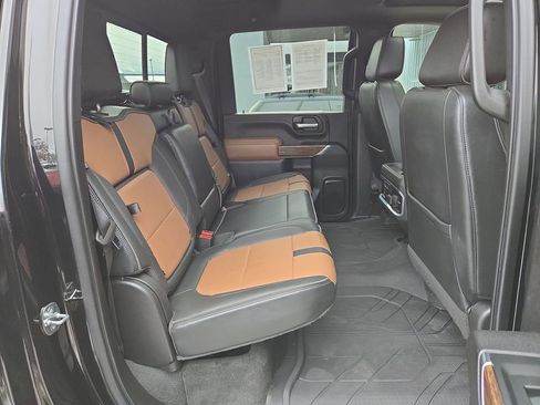 Used 2023 Chevrolet Silverado 3500 High Country image 16