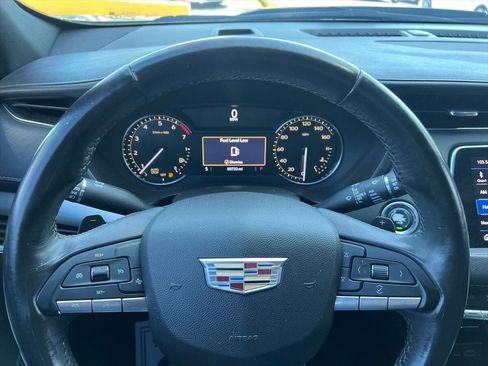 Used 2020 Cadillac XT4 Premium Luxury w/ Driver Awareness Package FWD image 11