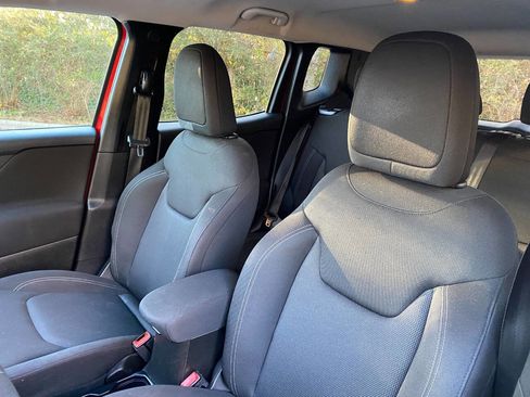 Used 2021 Jeep Renegade Sport image 37