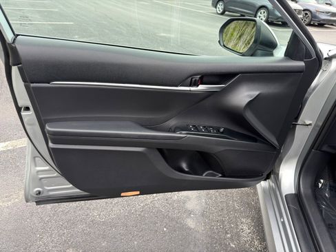 Used 2019 Toyota Camry LE FWD image 12