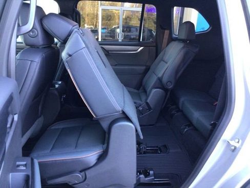 New 2026 GMC Acadia AT4 w/ LPO, Floor Liner Package AWD/4WD image 17