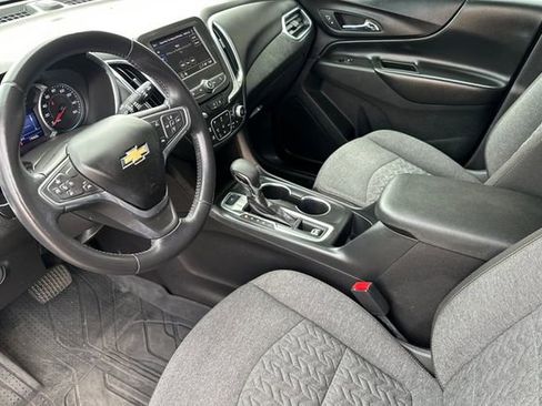 Used 2022 Chevrolet Equinox LT w/ Driver Convenience Package AWD/4WD image 11