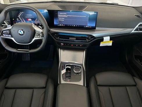 Used 2025 BMW 330i Sedan w/ M Sport Package RWD image 12