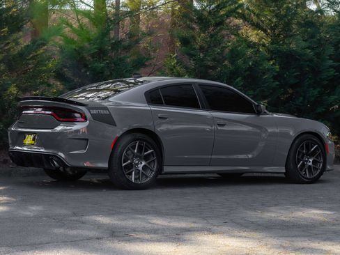 Used 2017 Dodge Charger R/T image 61