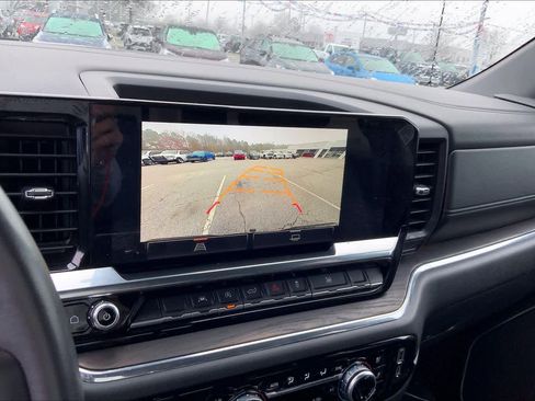 Used 2023 GMC Sierra 1500 SLT image 27