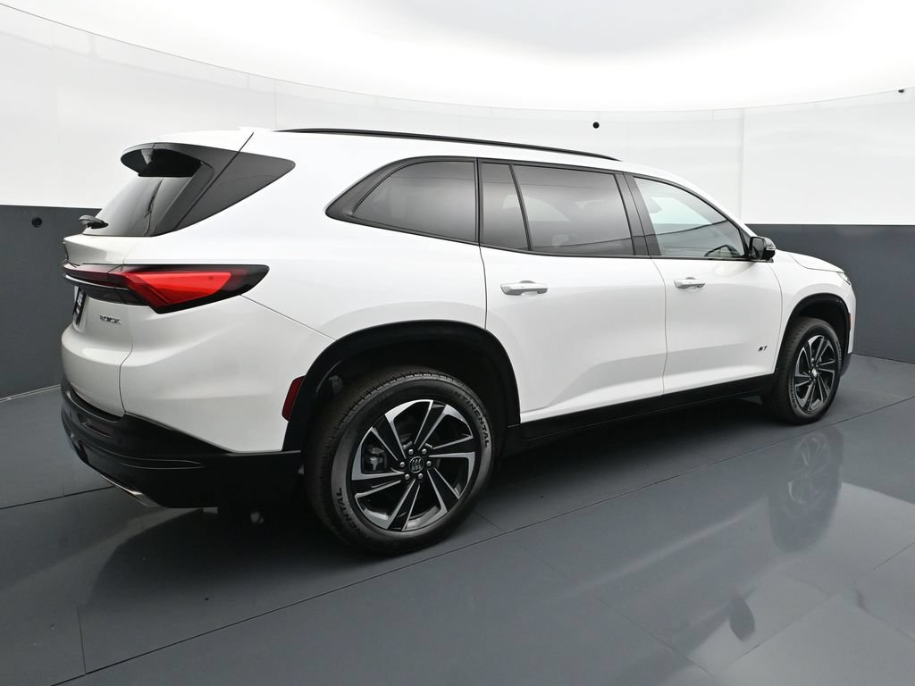 Used 2025 Buick Enclave Sport Touring w/ Power Package AWD/4WD image 7