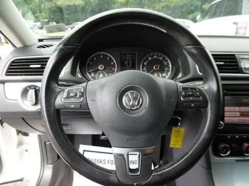 Used 2013 Volkswagen Passat 2.5 SE FWD image 13