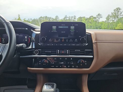 Used 2023 Nissan Pathfinder Platinum w/ Cargo Package AWD/4WD image 26