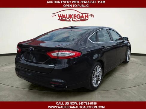 Used 2014 Ford Fusion SE w/ Equipment Group 202A FWD image 3