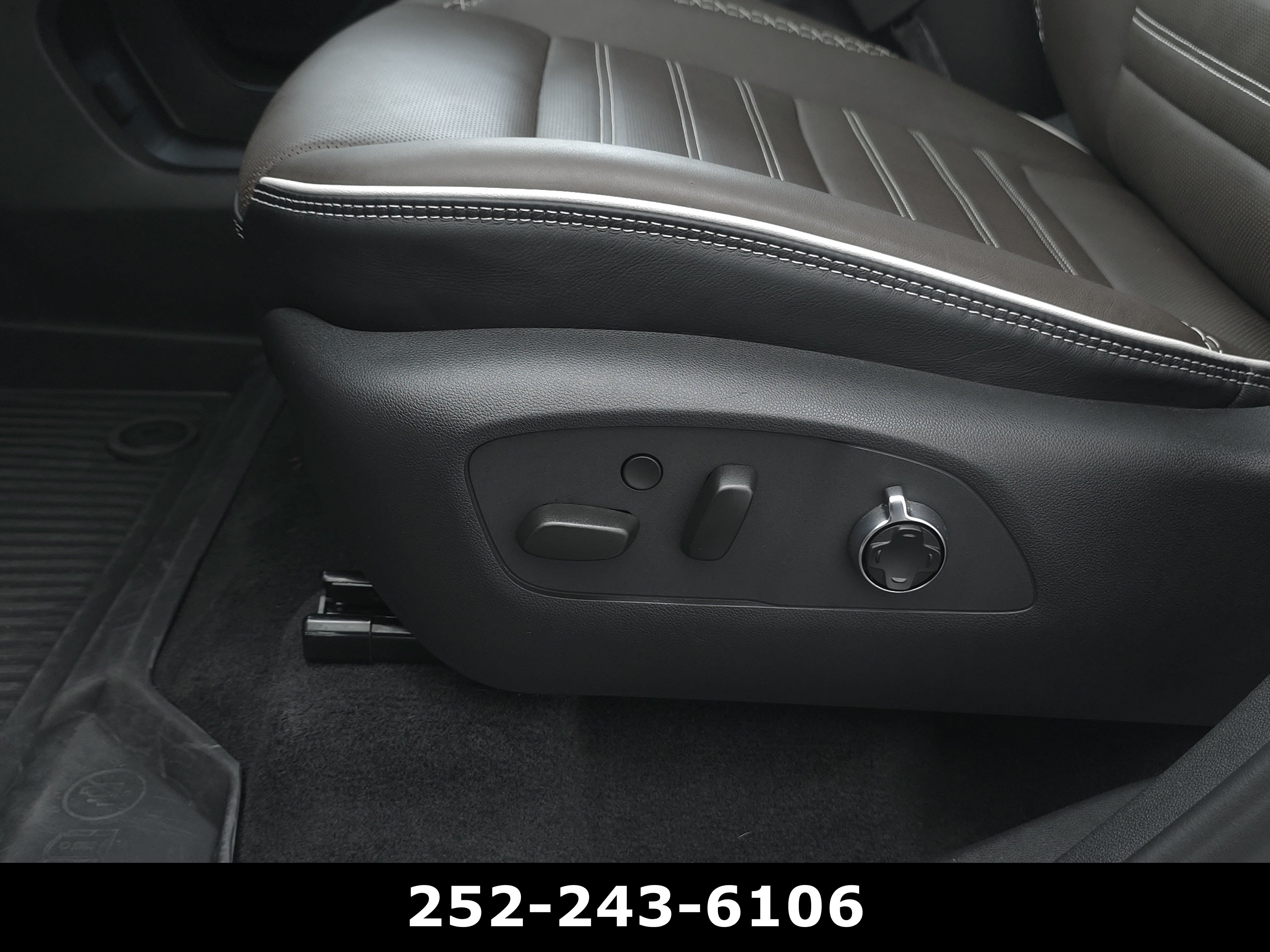 Used 2026 GMC Acadia Denali Ultimate FWD image 11