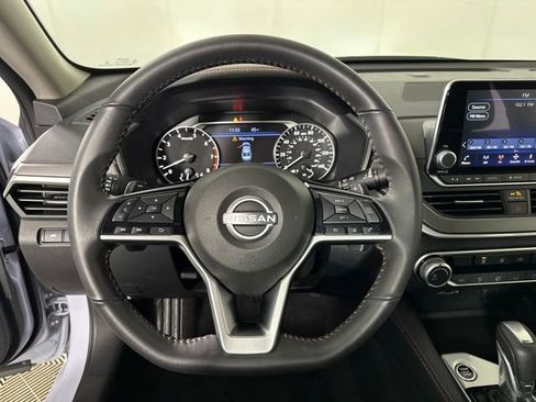 Certified 2025 Nissan Altima 2.5 SR image 14