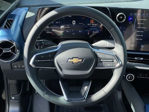 New 2026 Chevrolet Equinox EV LT FWD image 19
