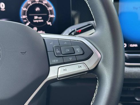 Certified 2025 Volkswagen Tiguan S FWD image 22