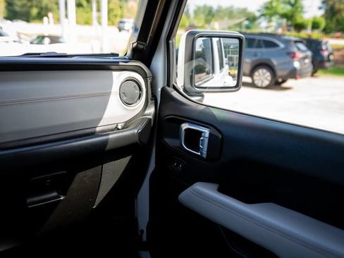 Used 2022 Jeep Gladiator Overland AWD/4WD image 26