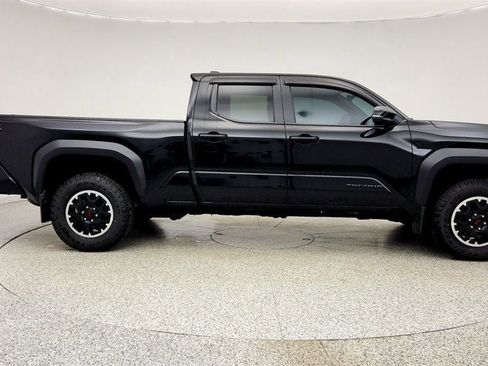 Used 2024 Toyota Tacoma TRD Off-Road w/ TRD Off Road Upgrade Package image 4