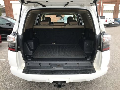 Used 2017 Toyota 4Runner SR5 Premium image 27