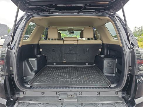 Used 2022 Toyota 4Runner SR5 Premium w/ Moonroof Package AWD/4WD image 12