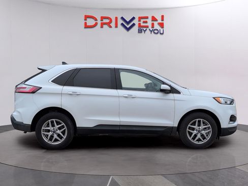 Used 2022 Ford Edge SEL image 6