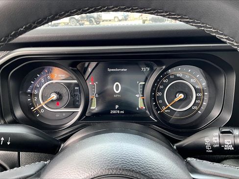 Used 2025 Jeep Wrangler Unlimited Rubicon AWD/4WD image 21
