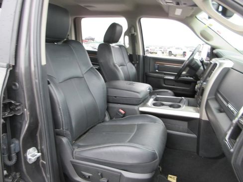 Used 2018 RAM 2500 Laramie w/ Convenience Group AWD/4WD image 23