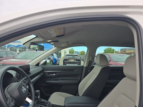 Used 2024 Honda CR-V LX image 9