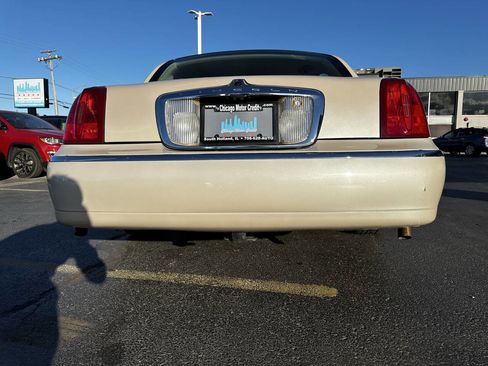 Used 2000 Lincoln Town Car Cartier image 15