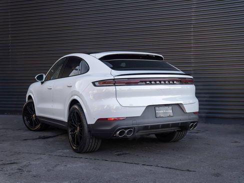 New 2026 Porsche Cayenne S image 3