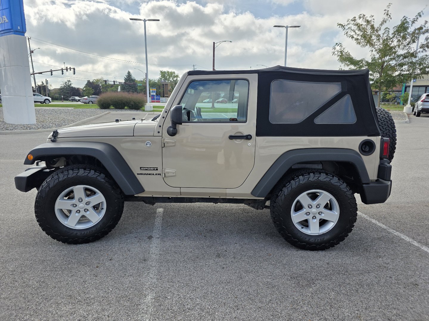 Used 2016 Jeep Wrangler Sport w/ Quick Order Package 23S AWD/4WD image 11