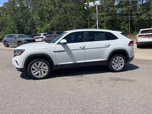 Used 2023 Volkswagen Atlas Cross Sport SE w/ Panoramic Sunroof Package FWD image 38