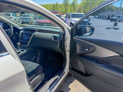 Used 2018 Nissan Murano S image 15