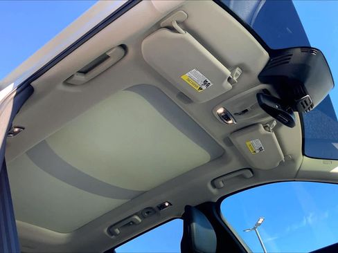 Used 2021 Volvo XC90 T6 Momentum w/ Advanced Package image 13