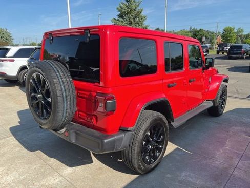 Certified 2025 Jeep Wrangler Unlimited Sahara AWD/4WD image 6