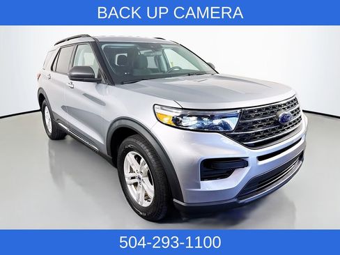 Used 2022 Ford Explorer XLT image 3