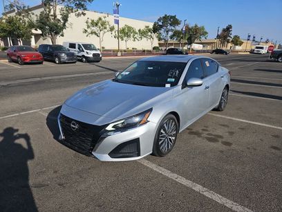 Used 2023 Nissan Altima 2.5 SV w/ SV Premium Package