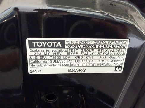 Used 2024 Toyota Prius LE FWD image 35