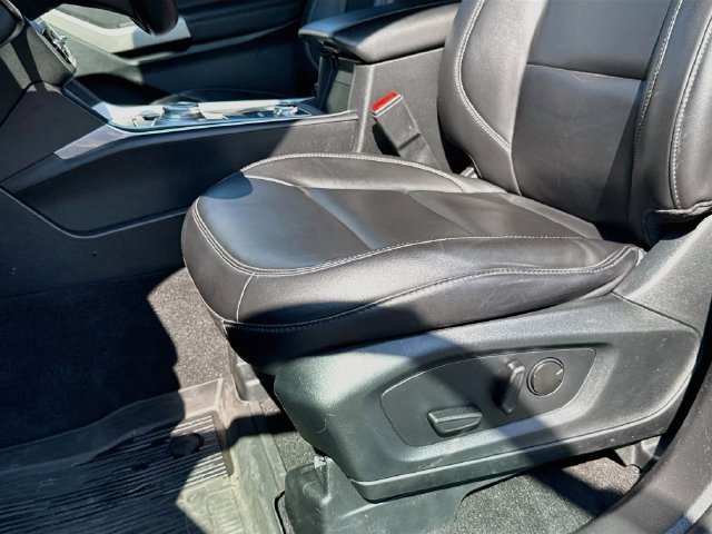 Used 2023 Ford Explorer XLT w/ Equipment Group 202A AWD/4WD image 27