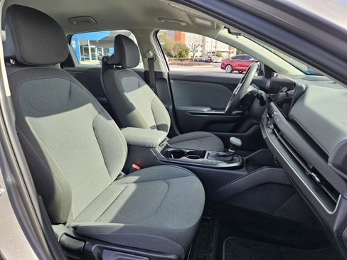 Used 2025 Kia K4 LXS image 19