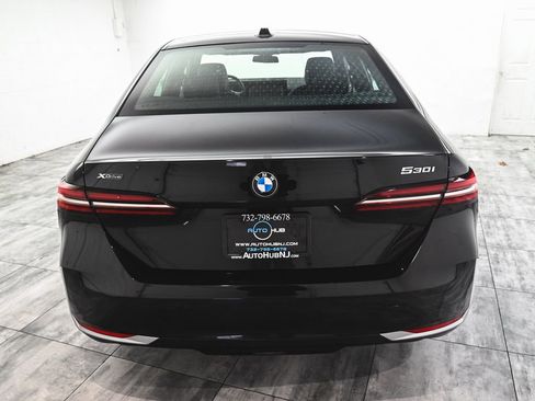 Used 2026 BMW 530i xDrive AWD/4WD image 5