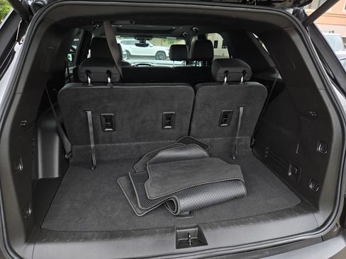 Used 2023 Chevrolet Traverse LT w/ LT Premium Package AWD/4WD image 27