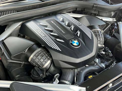 Used 2022 BMW X7 M50i AWD/4WD image 36